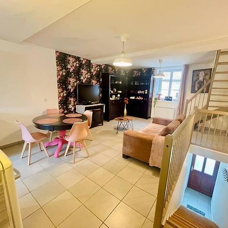 Morestel Magnifique Maison De Ville מראה חיצוני תמונה